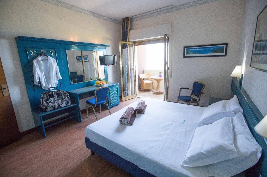 Hotel Costa Verde Cefalù Exteriör bild